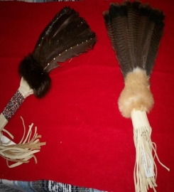 Five feather fans